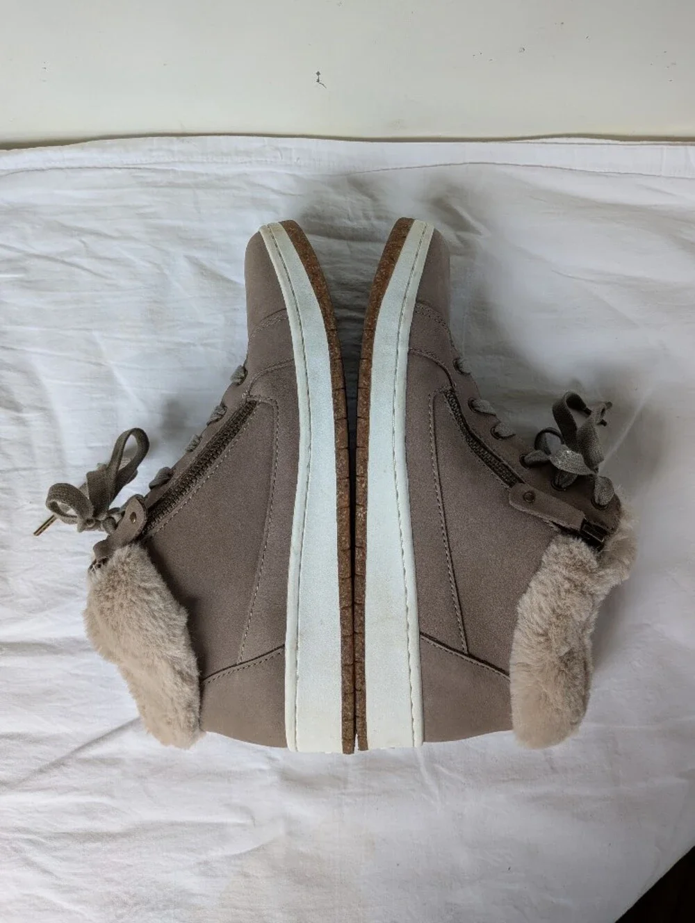 Aetrex Dylan Arch Support Sneaker Zip Sides Lace Up Fur Trim EUC